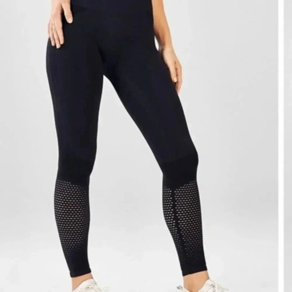 Fabletics High-Waisted Seamless Mesh Legging size Small EUC